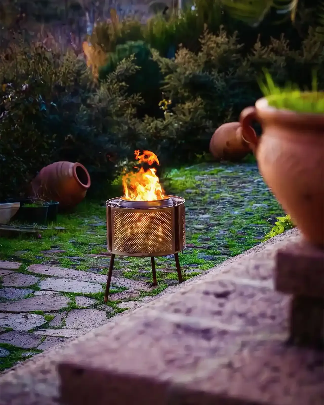 Evening fire pit in the garden