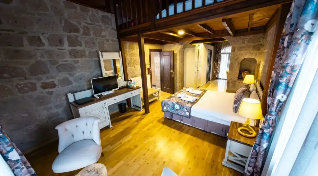 Sea & Countryside View Suite
