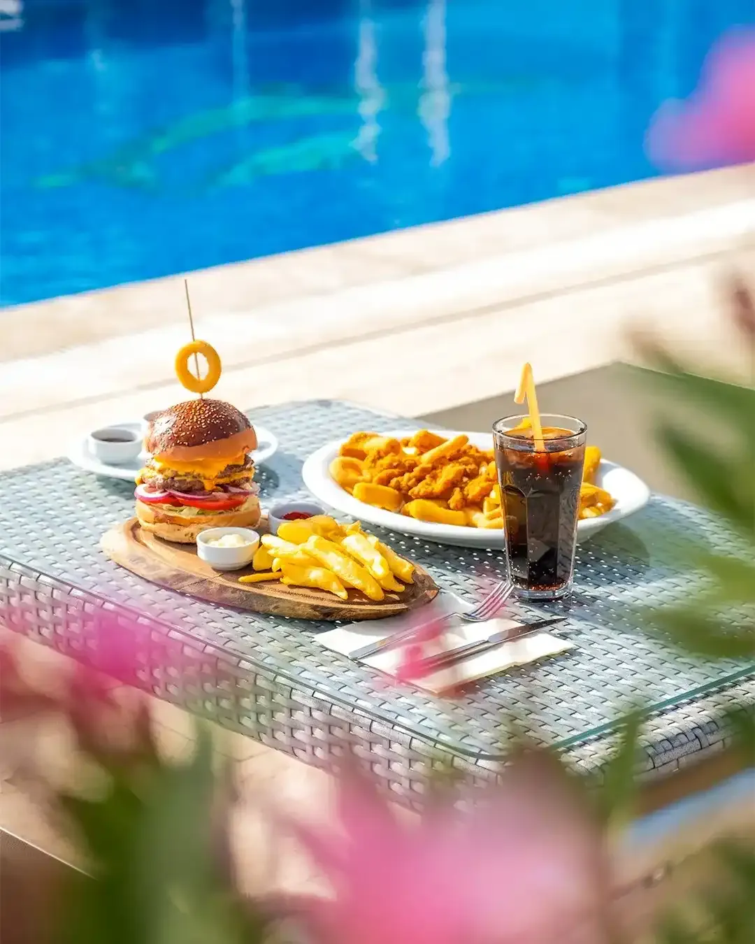 Burger by the pool